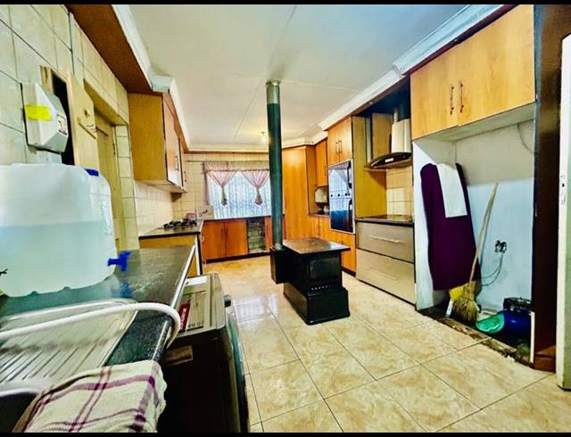 3 BEDROOM HOUSE FOR SALE IN VANDERBIJLPARK CE 1